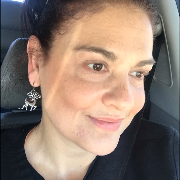 Meet your Posher, Christine - Picture 1 of 3